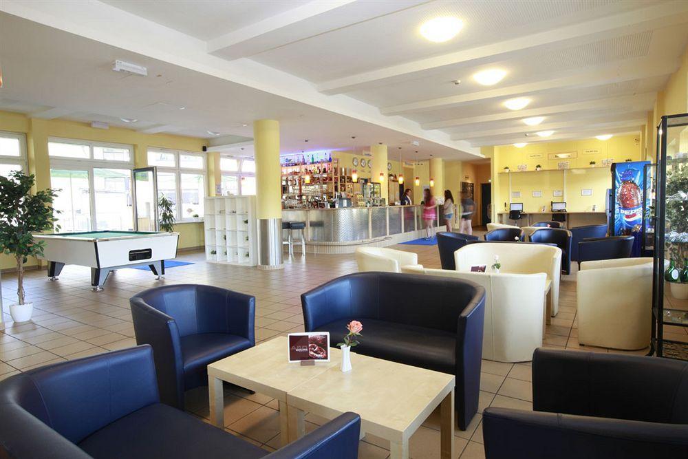 Hotel A&O Nuernberg Hauptbahnhof Norimberga Esterno foto