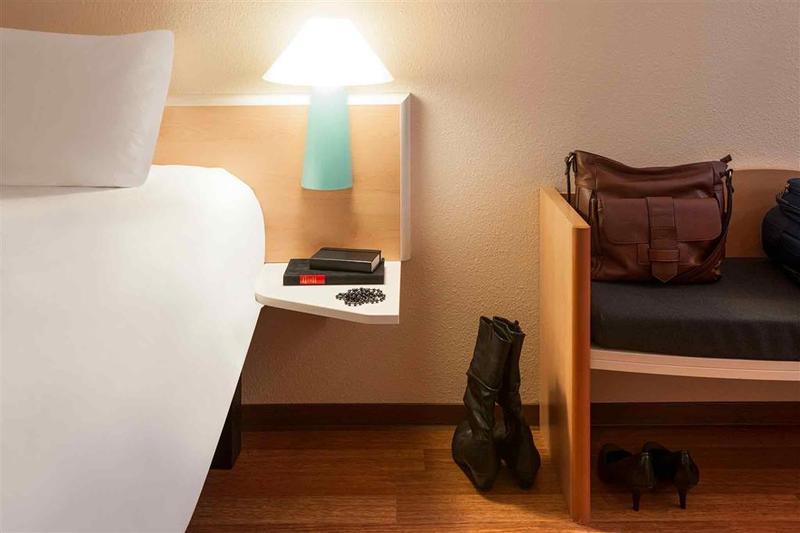 Hotel A&O Nuernberg Hauptbahnhof Norimberga Esterno foto