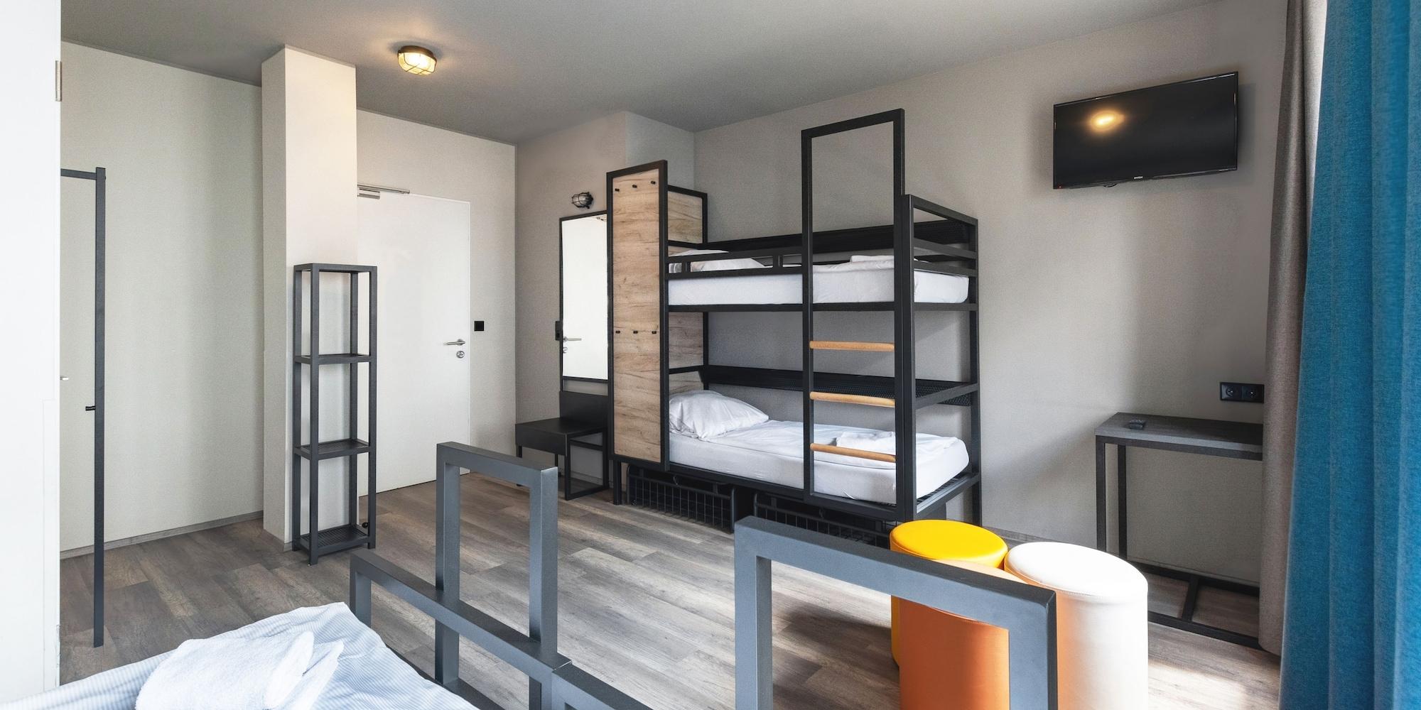 Hotel A&O Nuernberg Hauptbahnhof Norimberga Esterno foto