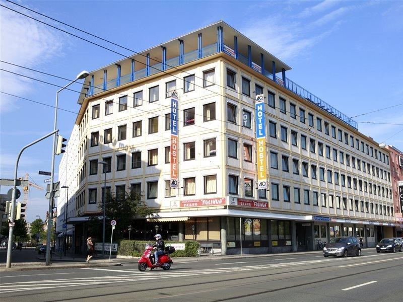 Hotel A&O Nuernberg Hauptbahnhof Norimberga Esterno foto